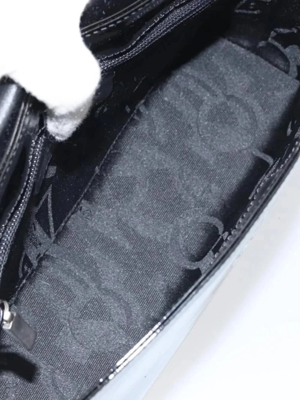 Salvatore Ferragamo Shoulder Bag Patent leather Black Silver Auth bs32415